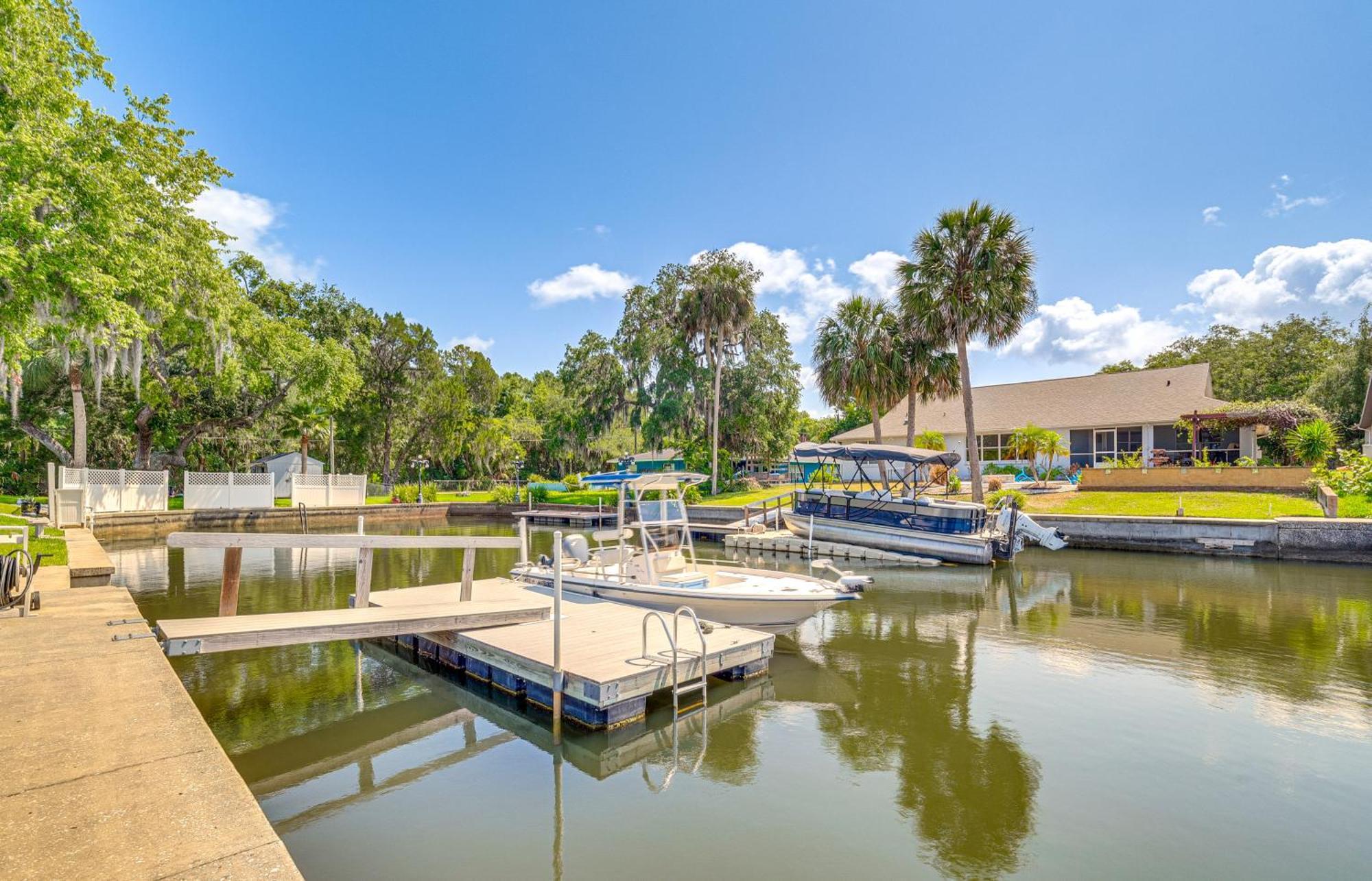 Crystal River Getaway With Dock, Kayaks And Bicycles! 외부 사진